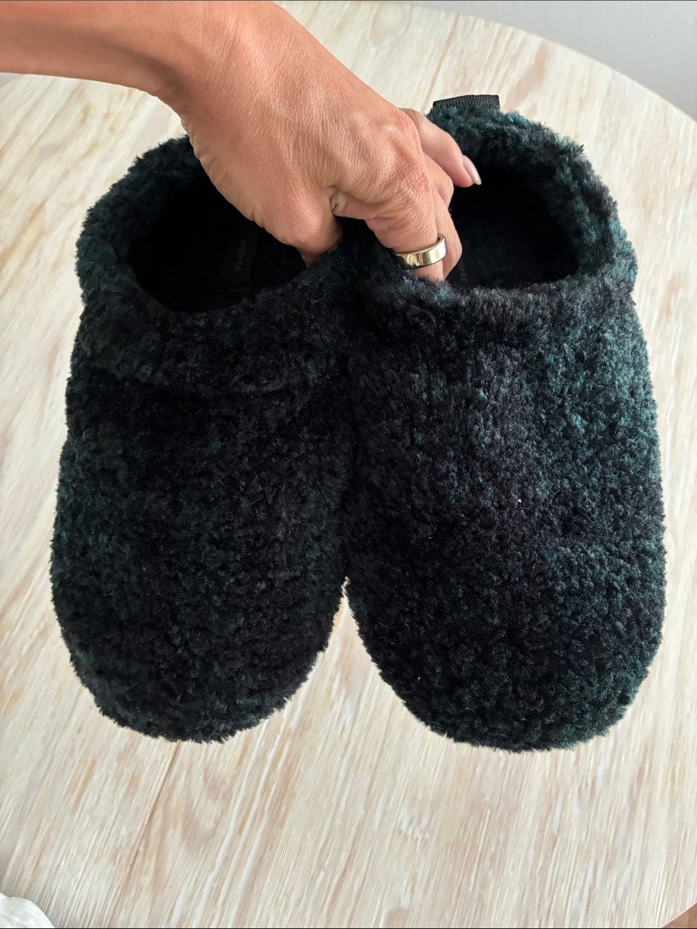 SKIMS Black Fleece Slip-On Women's Slippers